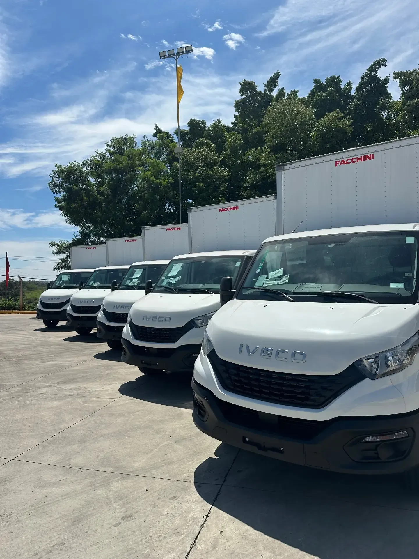 Frota de vans da Única Transportes
